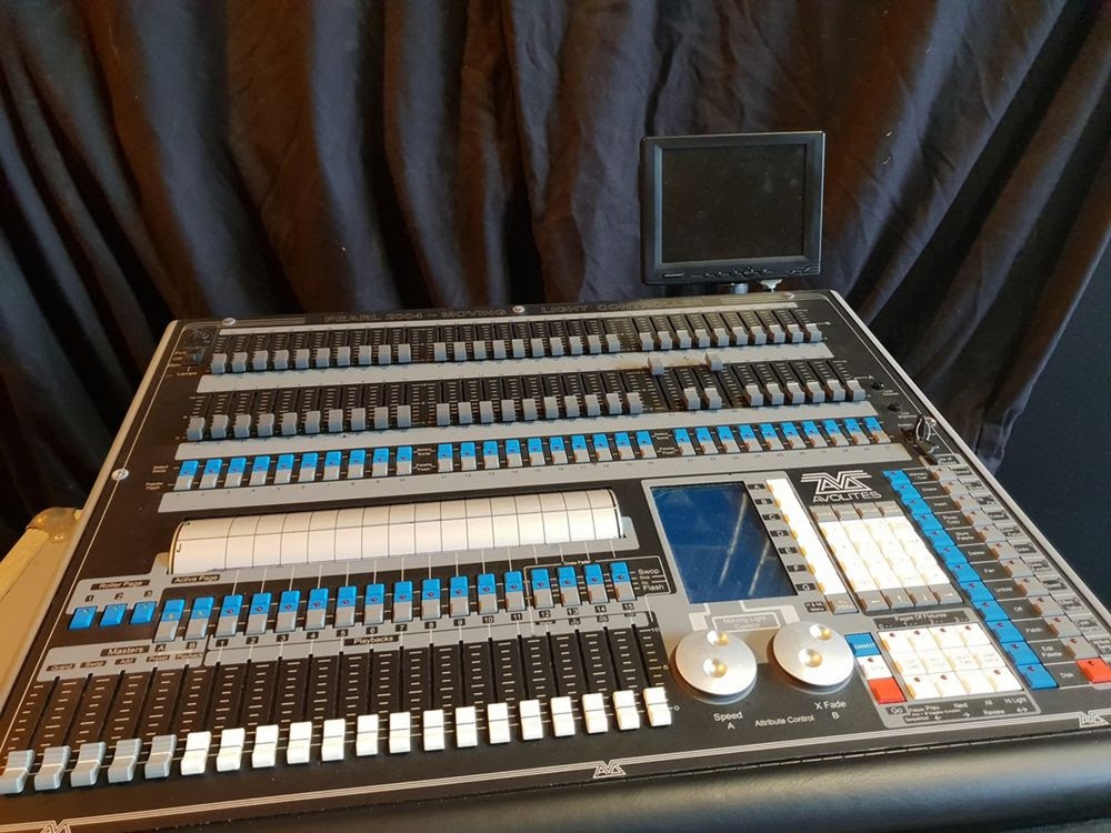 Avolites Pearl 2004 (Pearl family reference) — Model family reference photo
