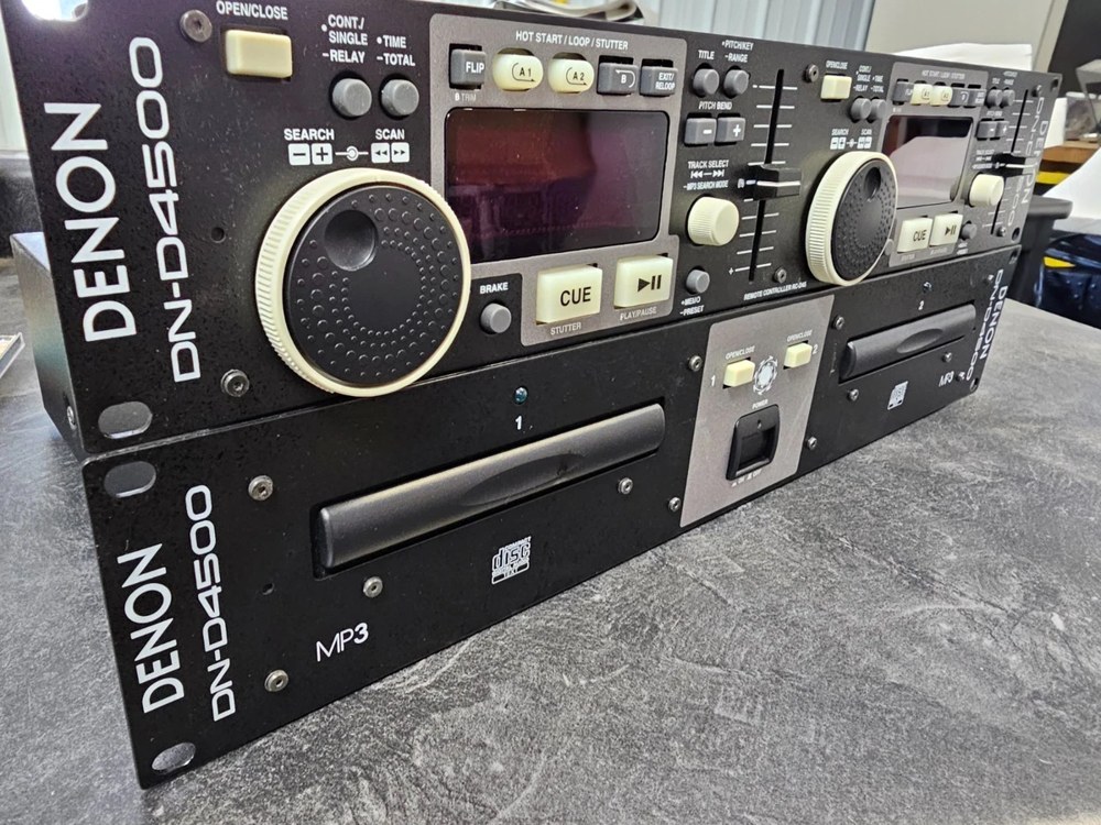 Denon DN4500 player — Model-specific reference photo